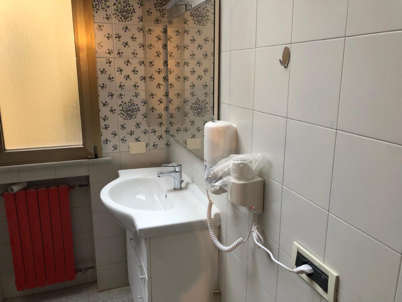 8- Tourist House Bologna - Light House - Self Check-In Apartamento Exterior foto