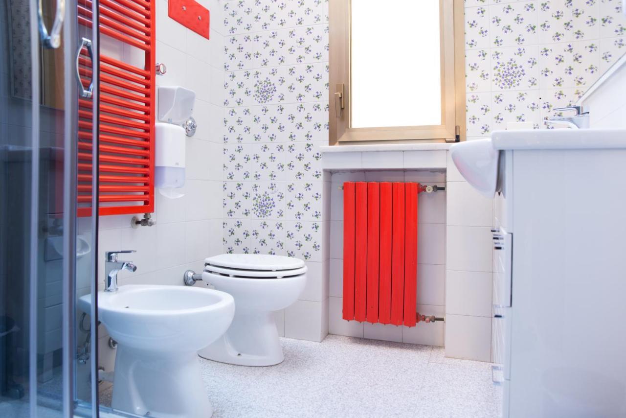 8- Tourist House Bologna - Light House - Self Check-In Apartamento Exterior foto